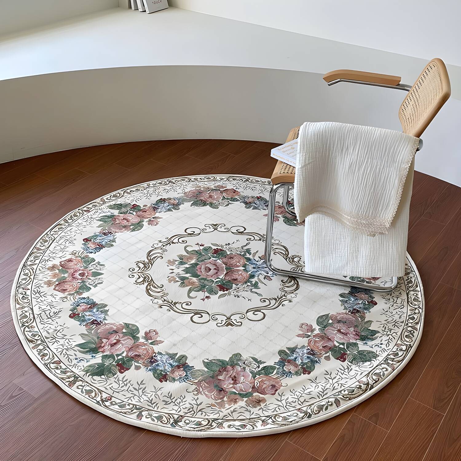 Indoor Use Vintage Polyester Medallion Area Rug with Anti-Slip Backing