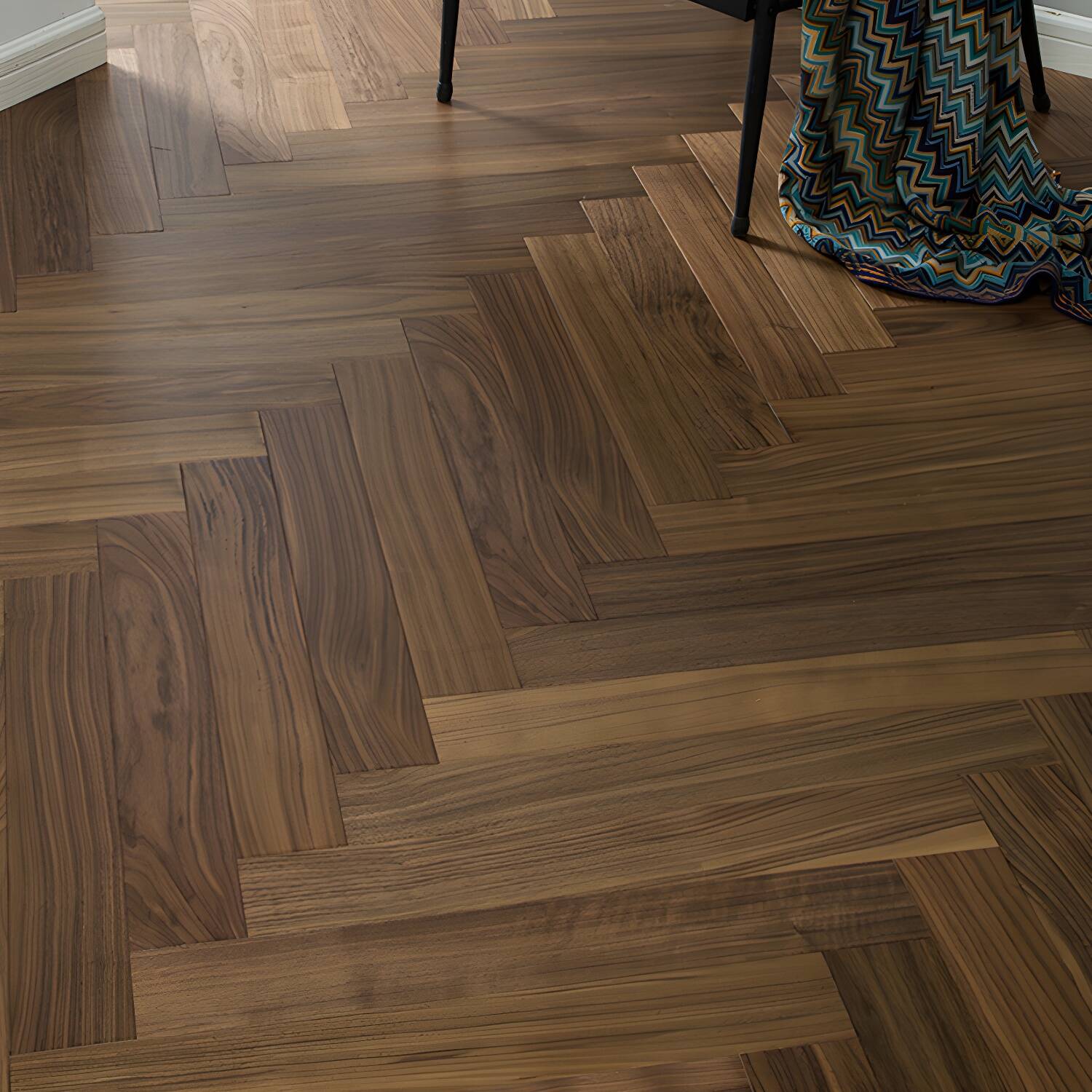 Waterproof Laminate Wood Planks - Scratch Resistant and Easy to Clean
